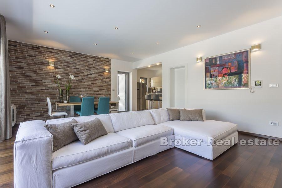 Split - Newly built modern house with pool