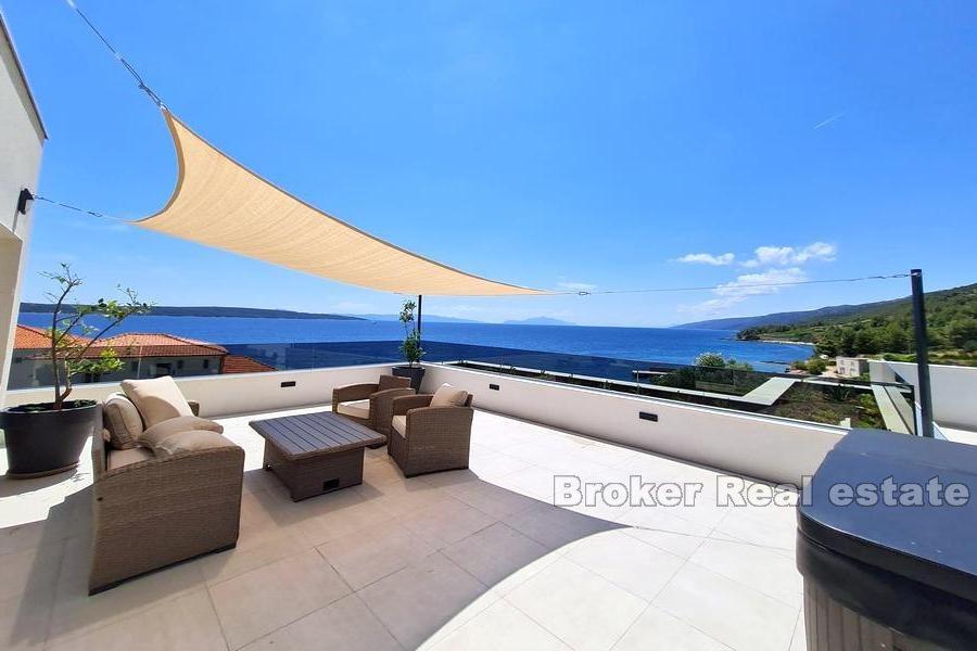 Ön Hvar - Nybyggd strand villa med affärslokaler