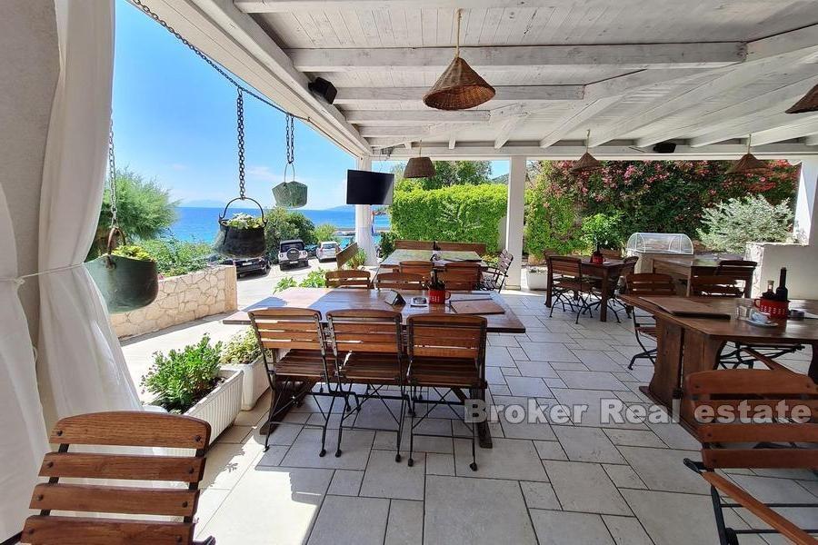 Wyspa Hvar - Nowo wybudowana nadmorska willa z przestrzenią biznesową