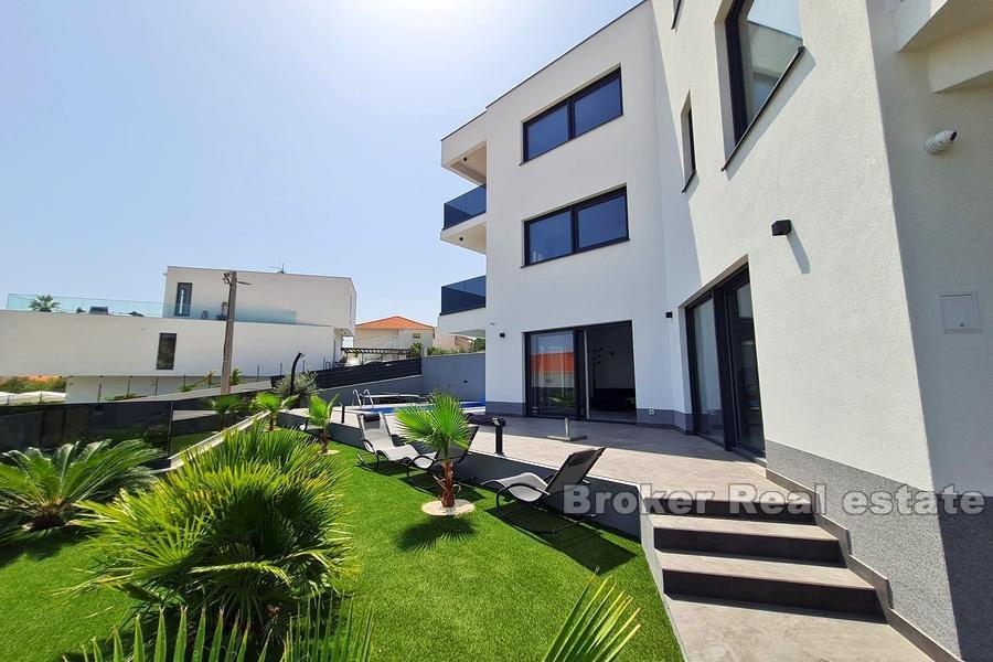 Wyspa Ciovo - Nowa willa z basenem i widokiem na morze