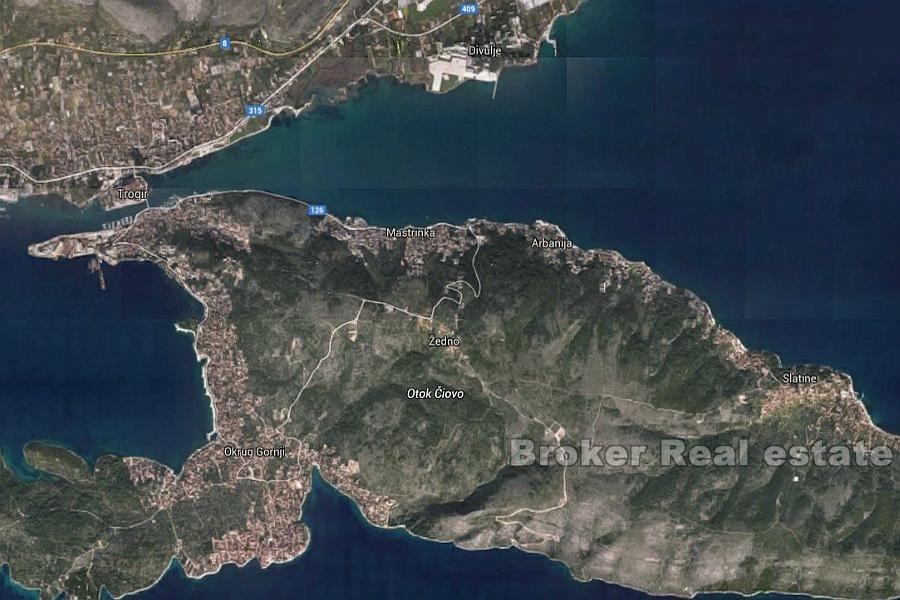Wyspa Ciovo - Działka budowlana w pierwszym rzędzie do morza