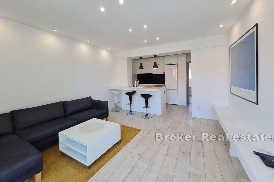 Split - Meje, appartement moderne de deux chambres près de la mer