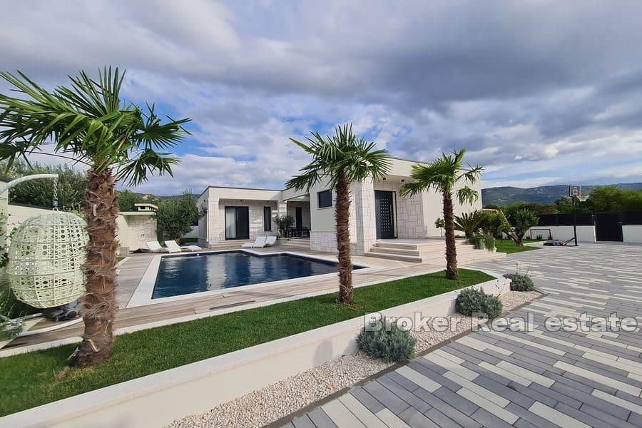 Kaštela - Lyxigt nybyggt hus med pool