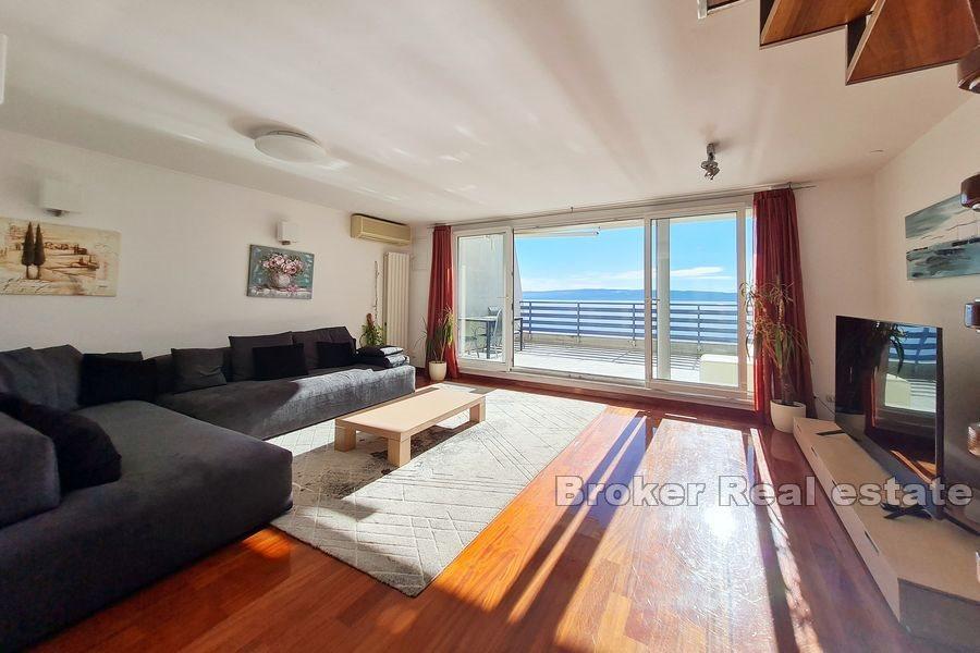 Žnjan, duplex penthouse first row to the sea