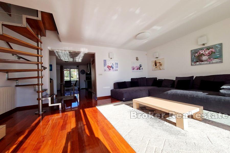 Žnjan, duplex penthouse first row to the sea