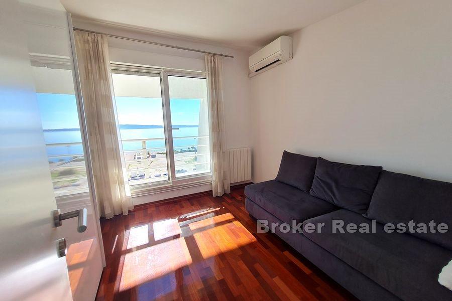 Žnjan, attico duplex prima fila al mare