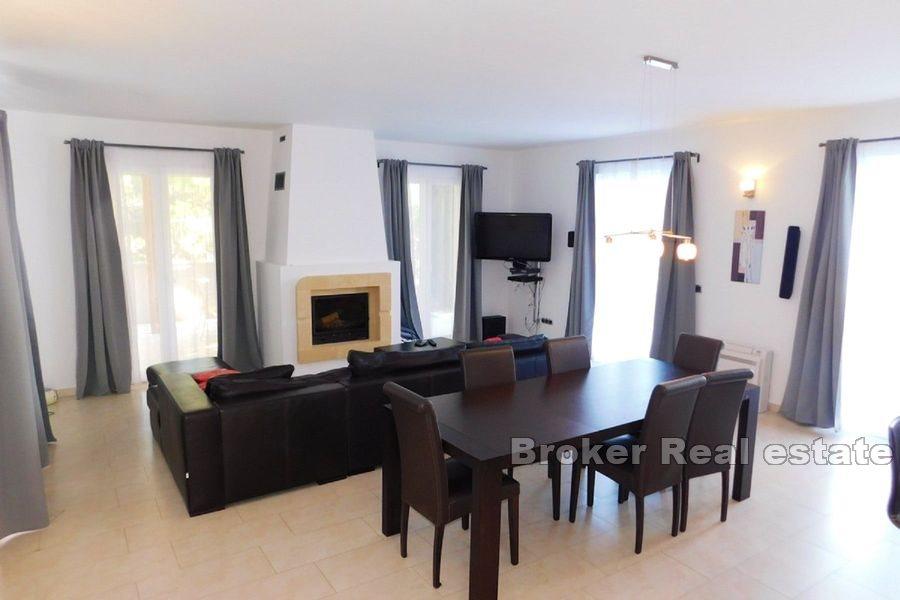 Wyspa Brac - Nowoczesny dom z widokiem na basen i morze