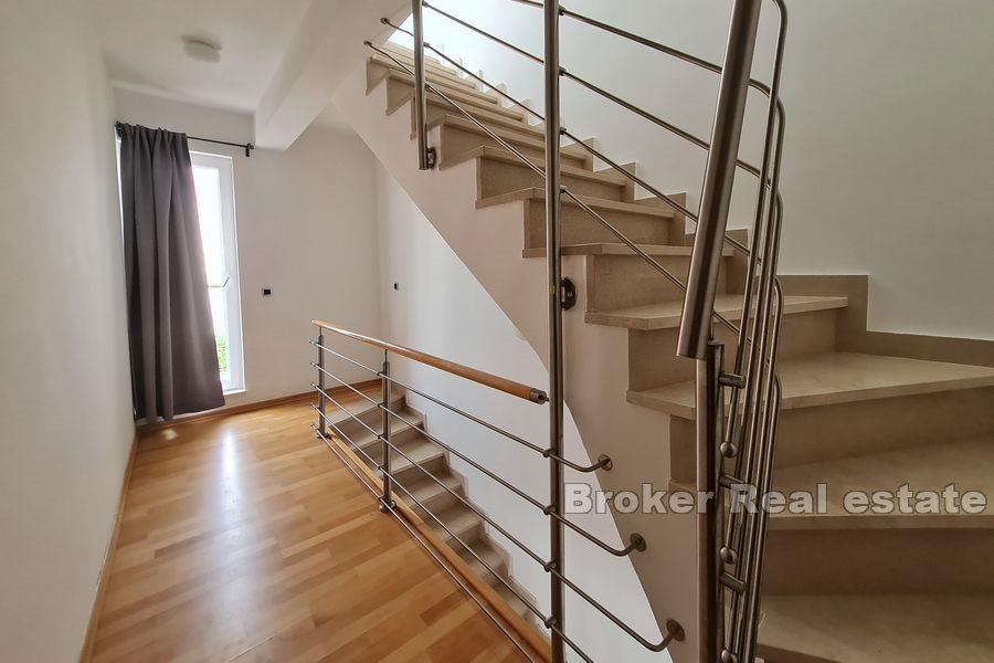 Wyspa Brac - Nowoczesny dom z widokiem na basen i morze