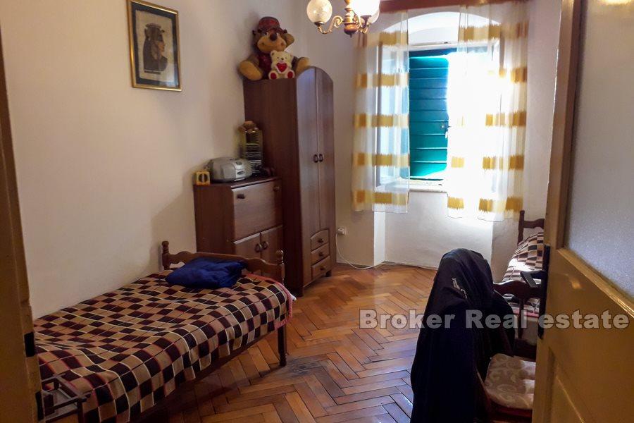 Split, centro, appartamento con tre camere da letto con terrazzo