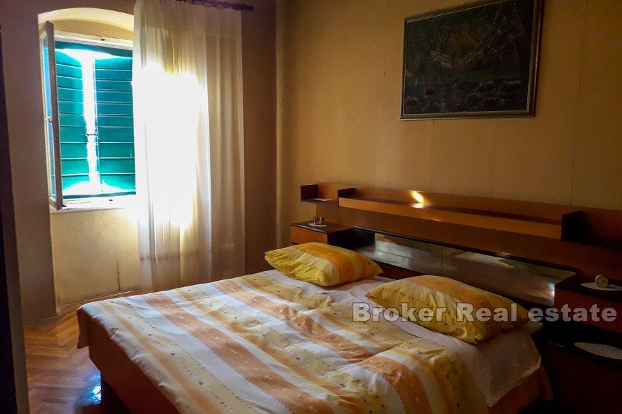 Split, centro, appartamento con tre camere da letto con terrazzo