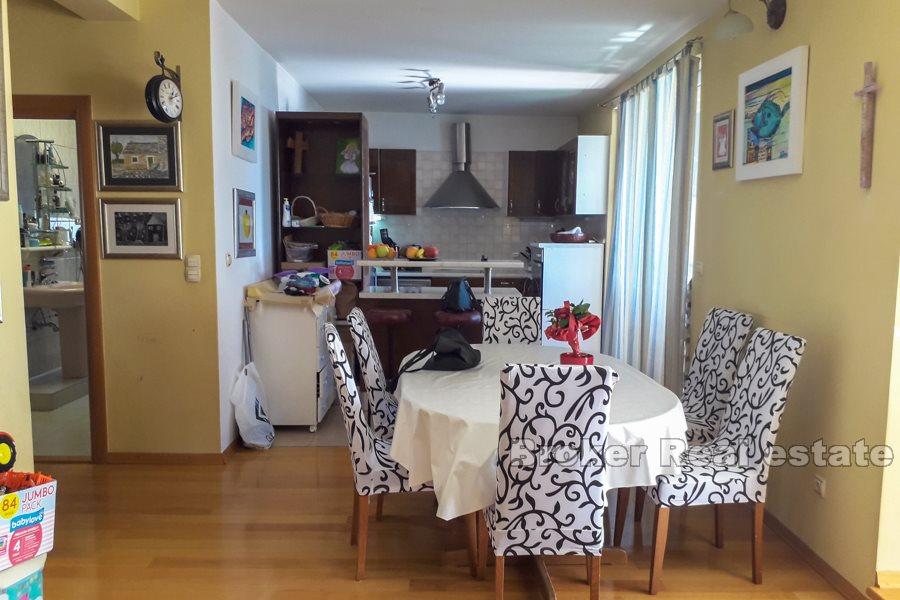 Split, Sucidar, confortevole appartamento con due camere da letto con loggia