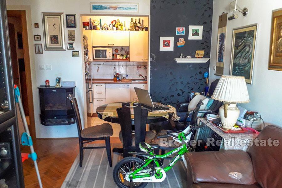 Split, Pazdigrad, komfortní byt se třemi ložnicemi a terasou