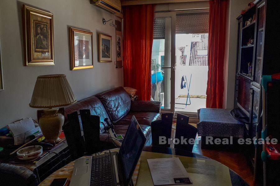 Split, Pazdigrad, bekväm lägenhet med tre sovrum med terrass