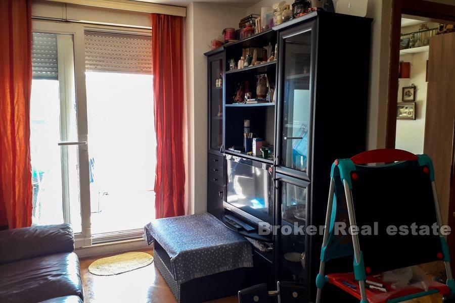 Split, Pazdigrad, komfortní byt se třemi ložnicemi a terasou