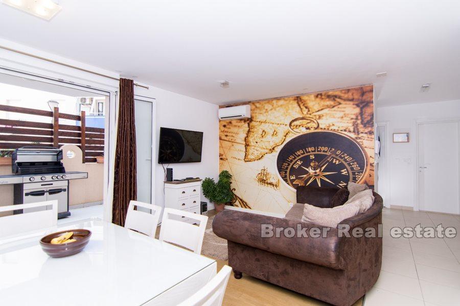 Split, Znjan, appartement de deux chambres avec terrasse