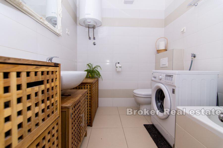 Split, Znjan, appartement de deux chambres avec terrasse