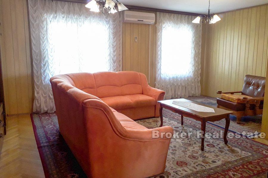 Split, Visoka, appartement de trois chambres avec terrasse