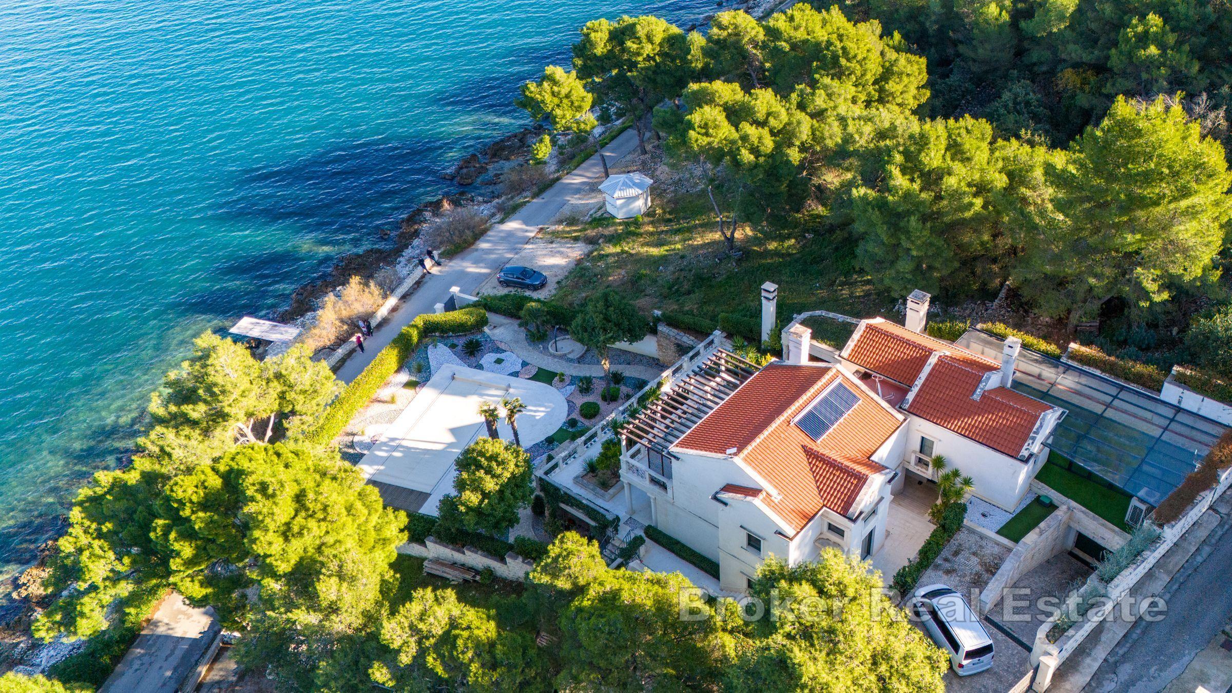 Остров Чиово - Красивая вилла в первом ряду от моря