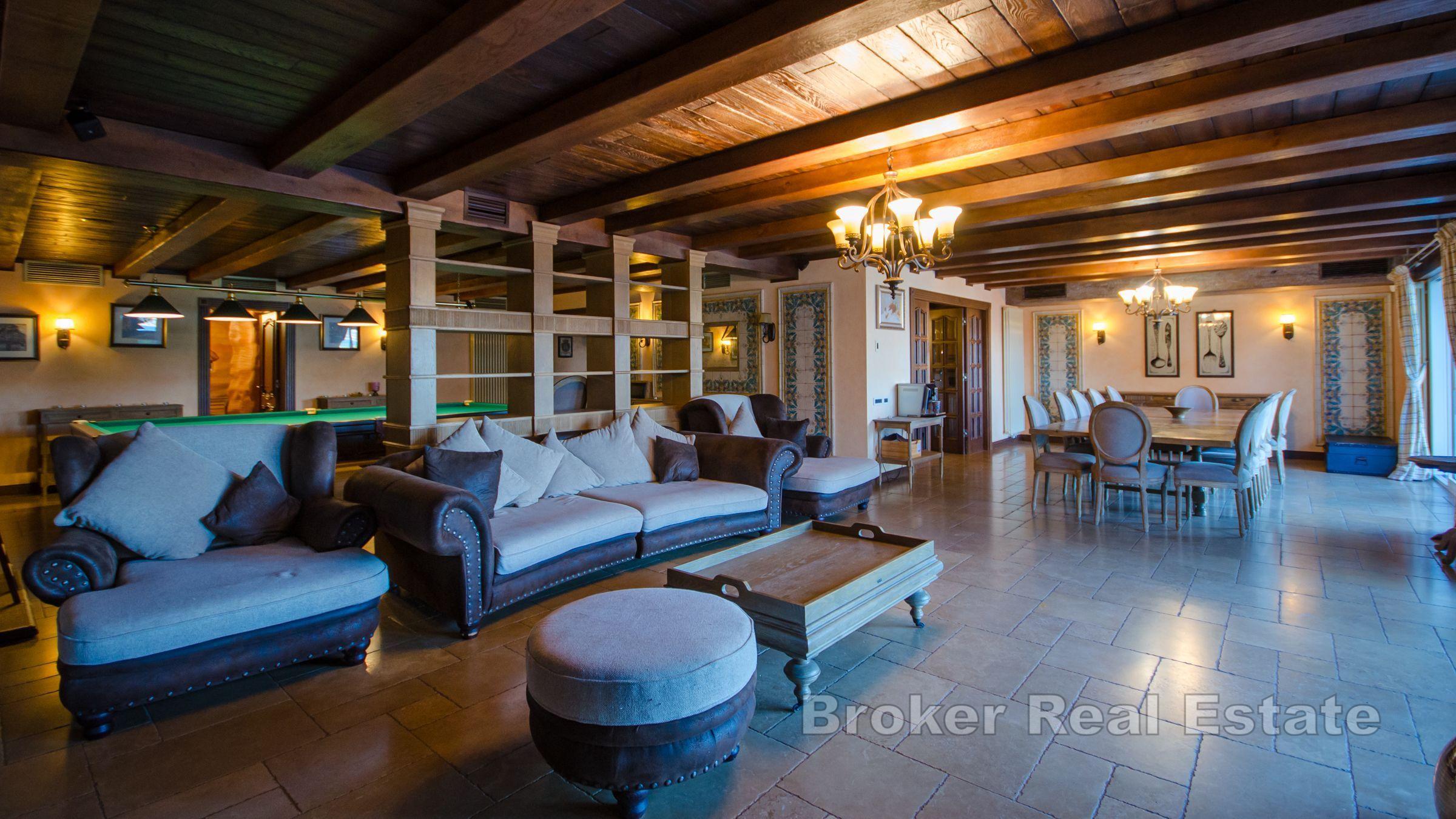 Остров Чиово - Красивая вилла в первом ряду от моря