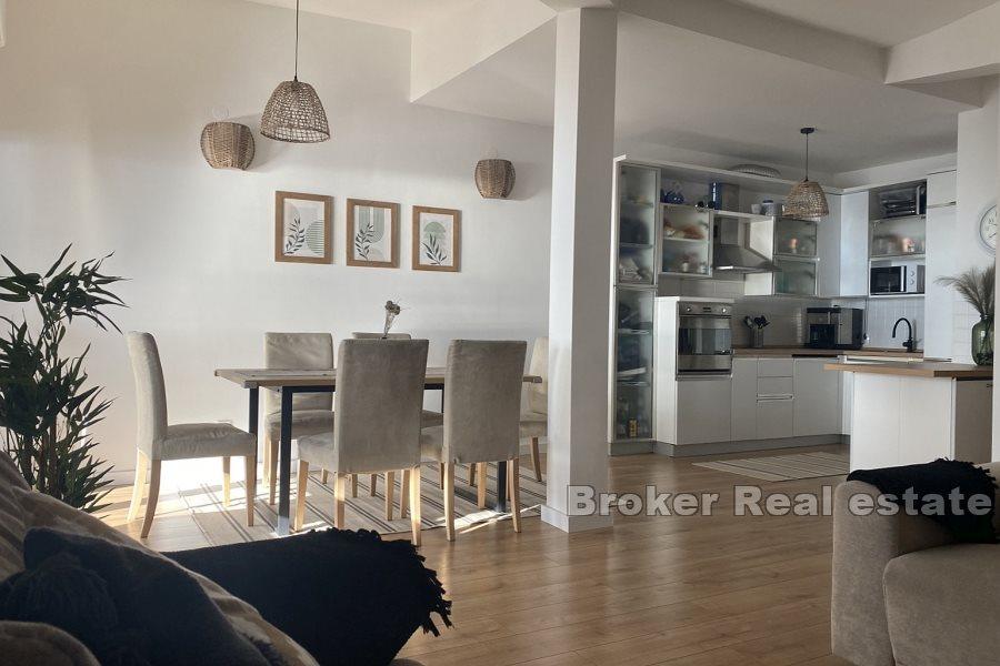 Opatija - Dreizimmerwohnung mit Pool- und Meerblick