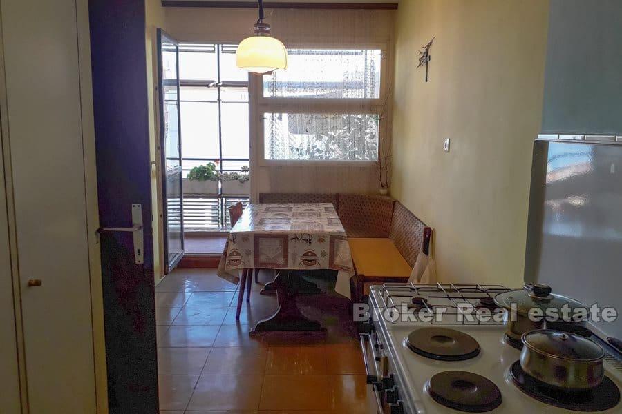 Split, Trstenik, Apartment mit drei Schlafzimmern und Meerblick