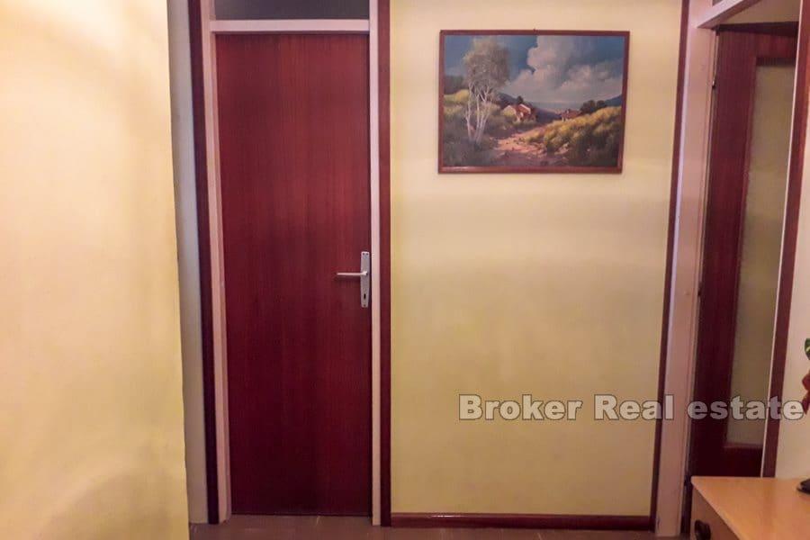 Split, Trstenik, Apartment mit drei Schlafzimmern und Meerblick