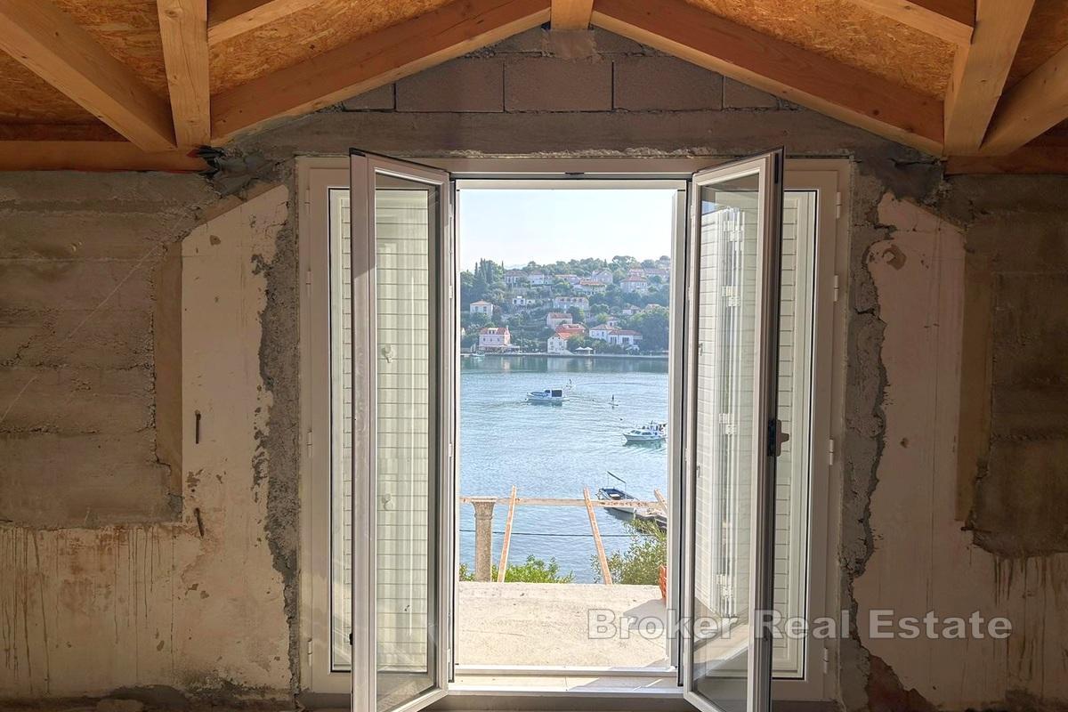 Dom v prvom rade pri mori