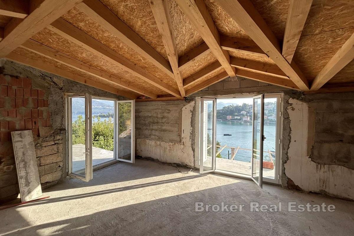 Dom v prvom rade pri mori