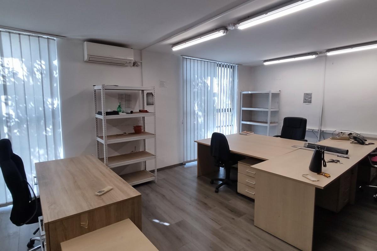 Bureau meublé