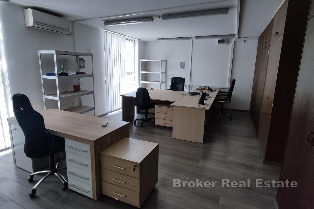 Bureau meublé