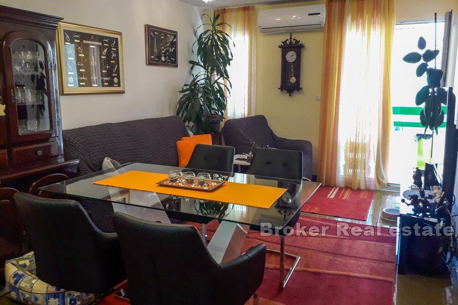 Split, Pujanke, comfortable 3 bedrooms apartment with terrace