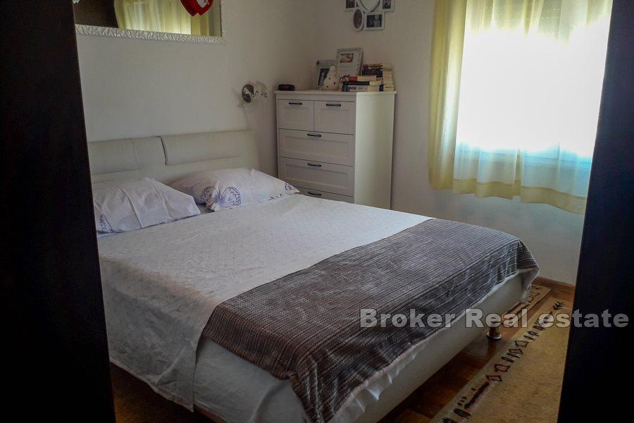 Split, Pujanke, comfortable 3 bedrooms apartment with terrace