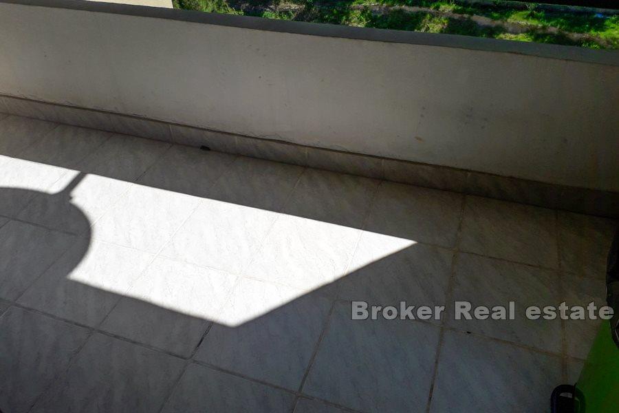 Split, Pujanke, comfortable 3 bedrooms apartment with terrace