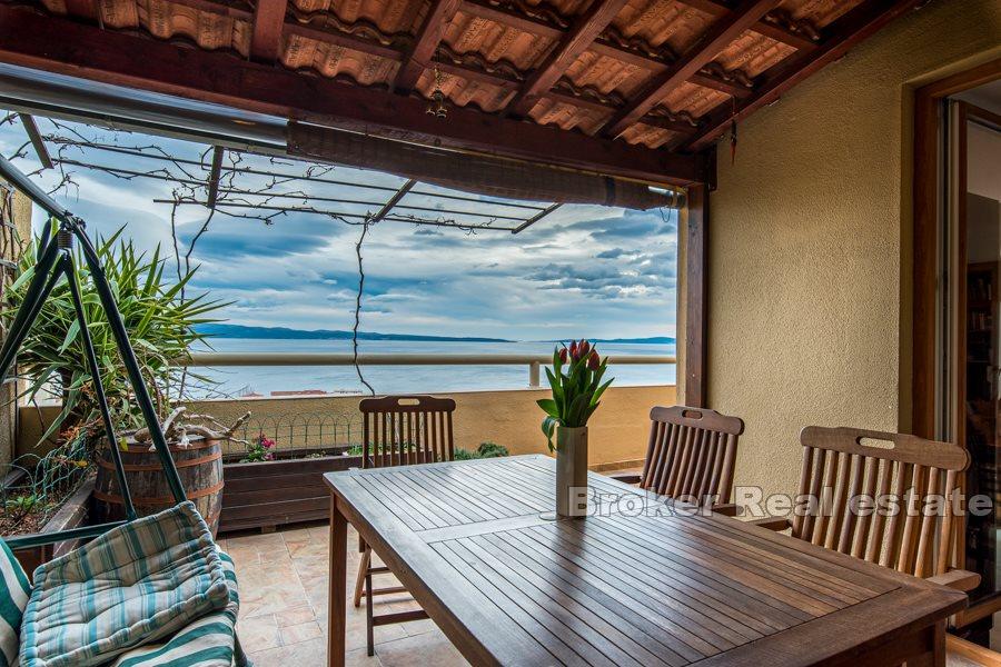 Split, Mertojak, toppleilighet med terrasse og havutsikt
