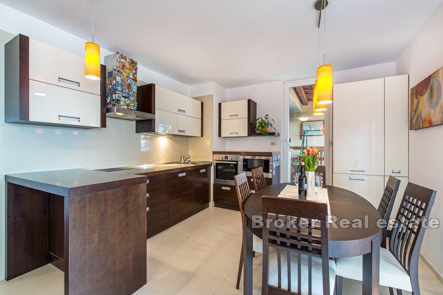 Split, Mertojak, penthouse avec terrasse et vue mer