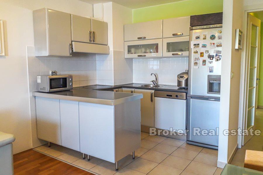 Split, Znjan, appartement de trois chambres avec terrasse