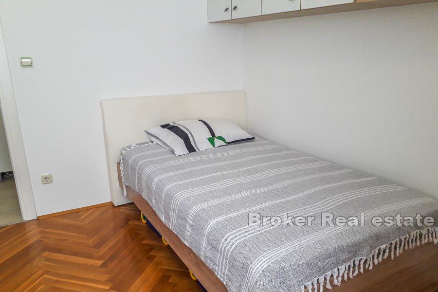 Split, Znjan, apartament z trzema sypialniami i tarasem