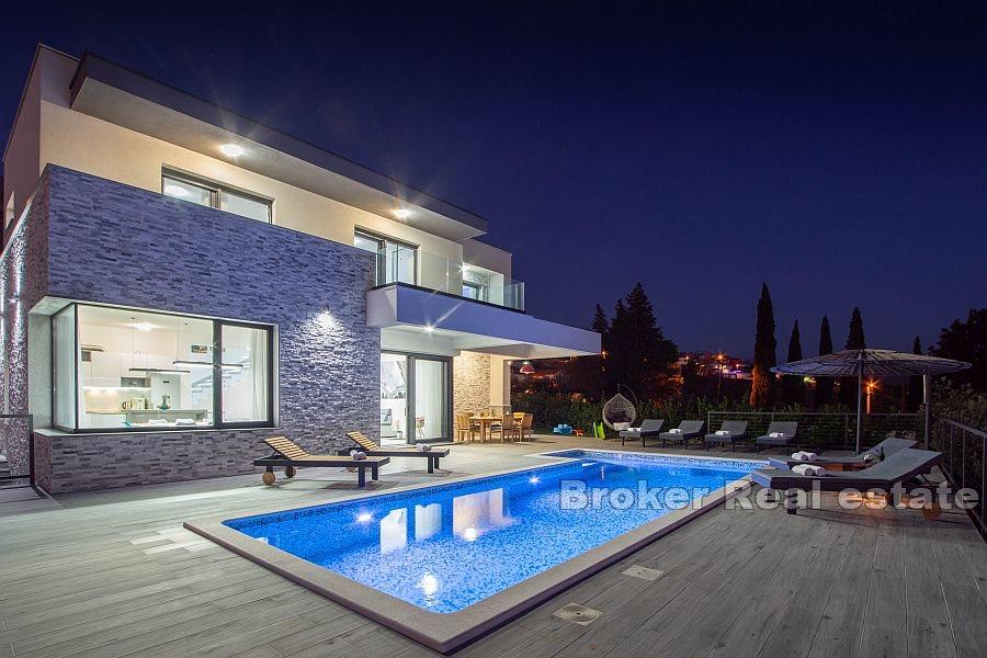 Blízko Splitu - Luxusní vila s výhledem na moře