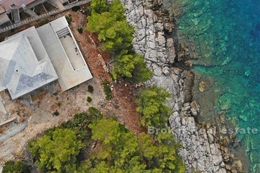Isola di Korcula - Casa non finita con piscina, prima fila al mare