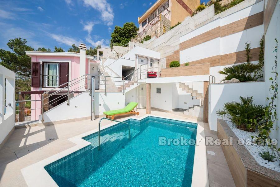 Omis - Willa z basenem w pierwszym rzędzie do morza