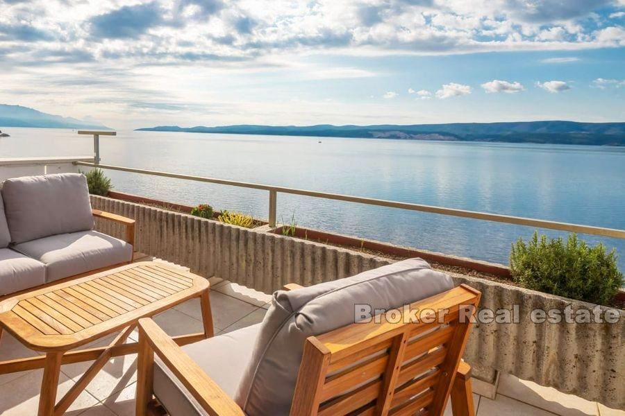 Omis - Willa z basenem w pierwszym rzędzie do morza