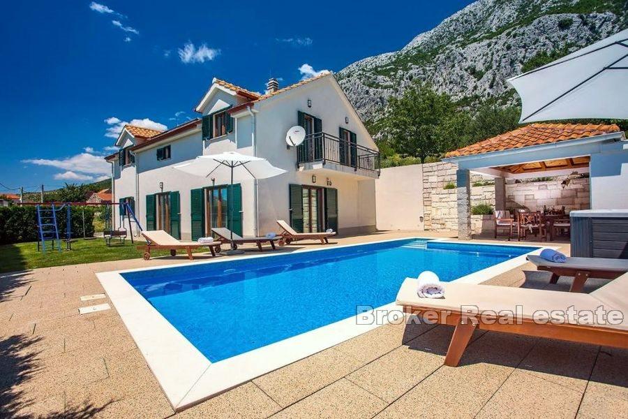 Omiš - Samostatně stojící dům v klidné lokalitě