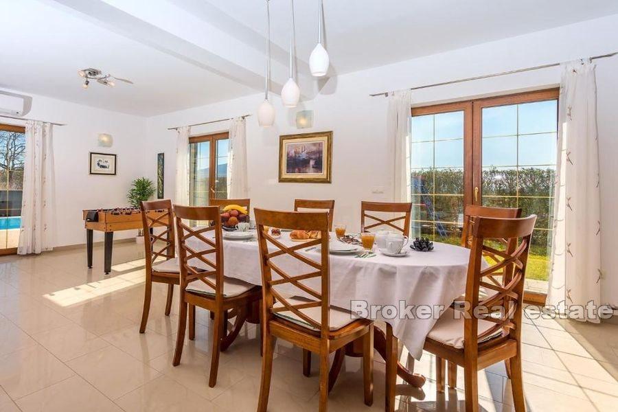 Omis - Einfamilienhaus in ruhiger Lage