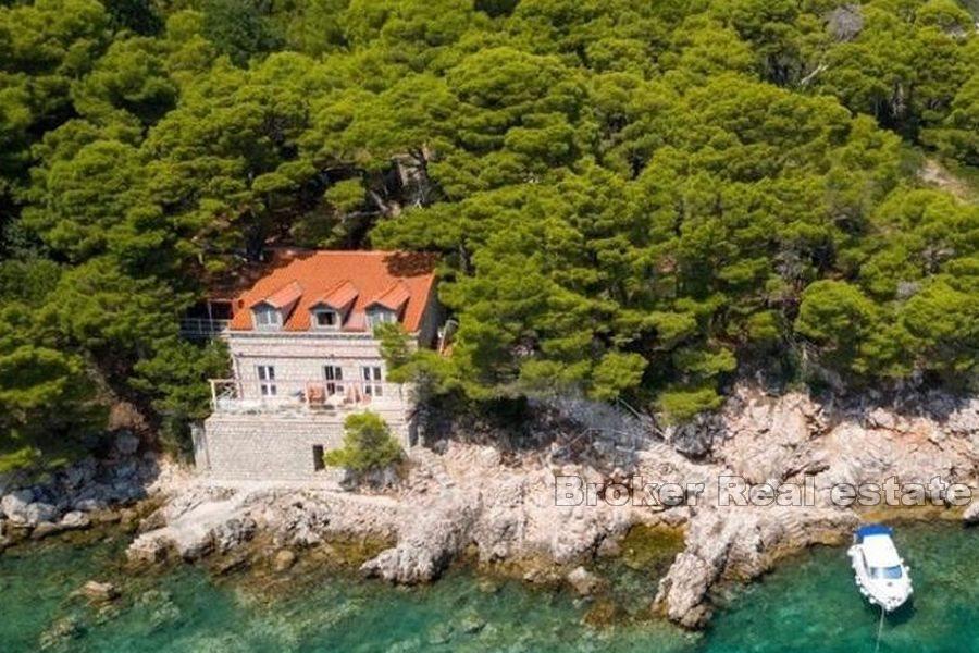 Dubrovnik - Steinhus i første rad til sjøen
