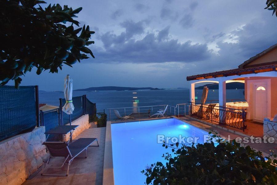 Ön Ciovo - Hus med pool och panoramautsikt