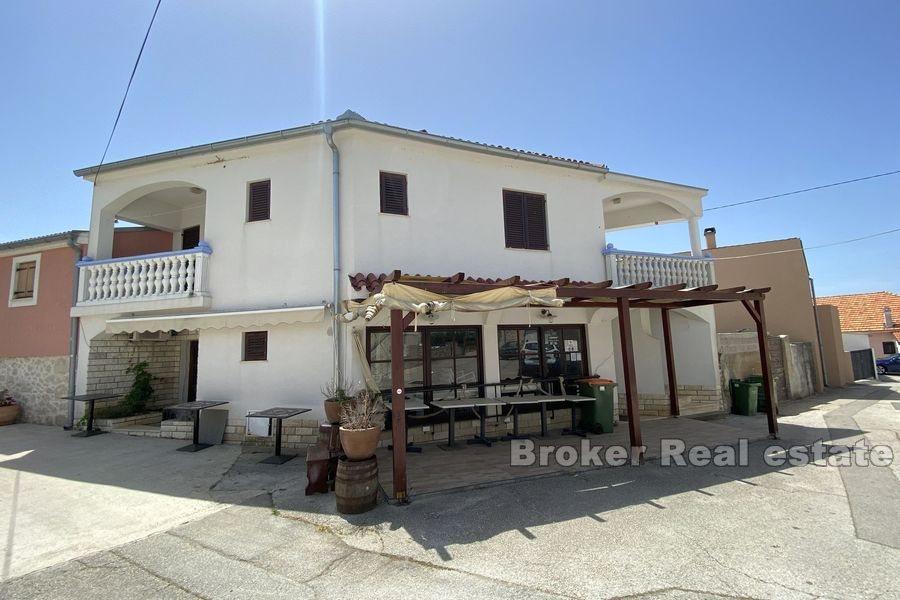 Zadar - Semi-detached house with office space