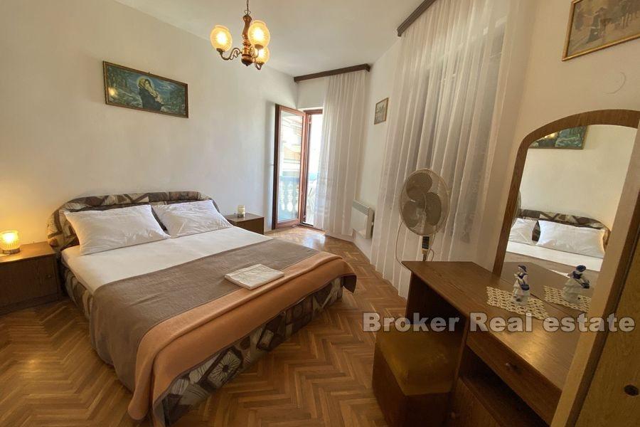 Zadar - Semi-detached house with office space