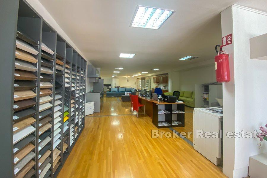 Split area - Commercial space, 1535m2