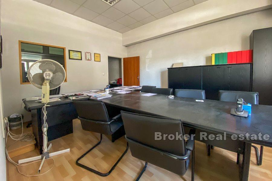 Split area - Commercial space, 1535m2