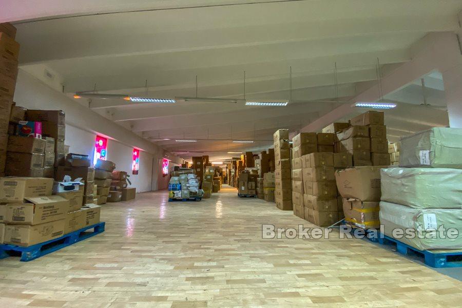 Split area - Commercial space, 1535m2